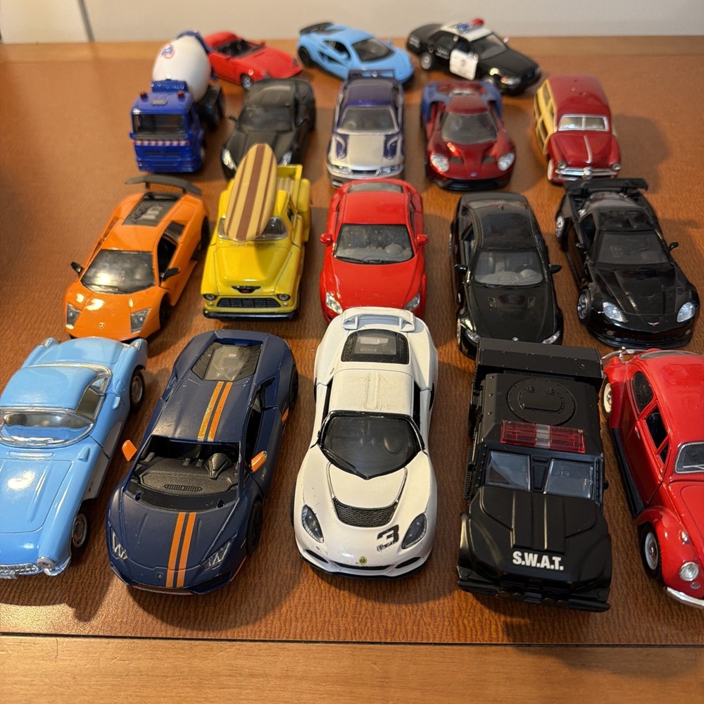 Lot Of 18 Pull Back Diecast Vehicles Various Brands Kinsmart, UNI